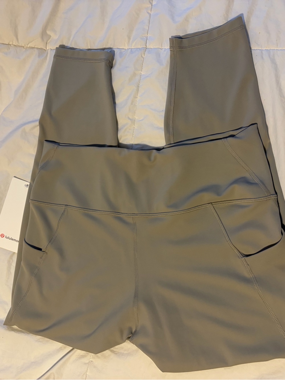 High-Rise Pocket Lululemon
Leggings - Taupe